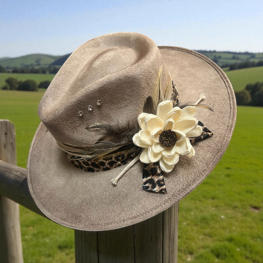 Magnolia Leopard Hat