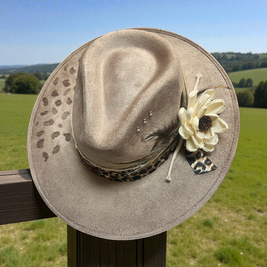 Magnolia Leopard Hat